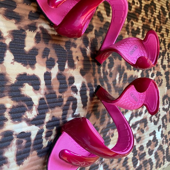 Bottea Veneta inspired coil hot pink heels. - Picture 5 of 7